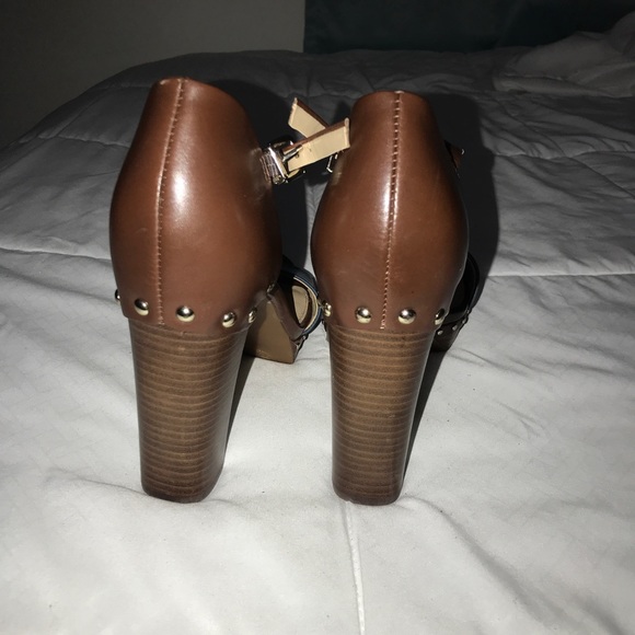 Blue and Brown Leather Antonio Melani Block heeled sandals. Size 8.5 - Picture 4 of 5